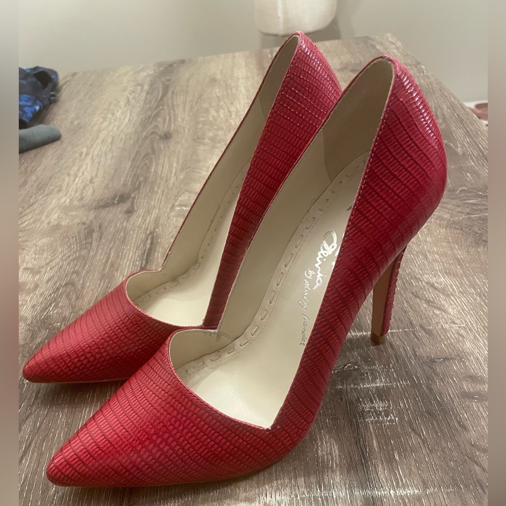 Alice + Olivia by Stacey Bendet hot pink heels size 39 1/2
